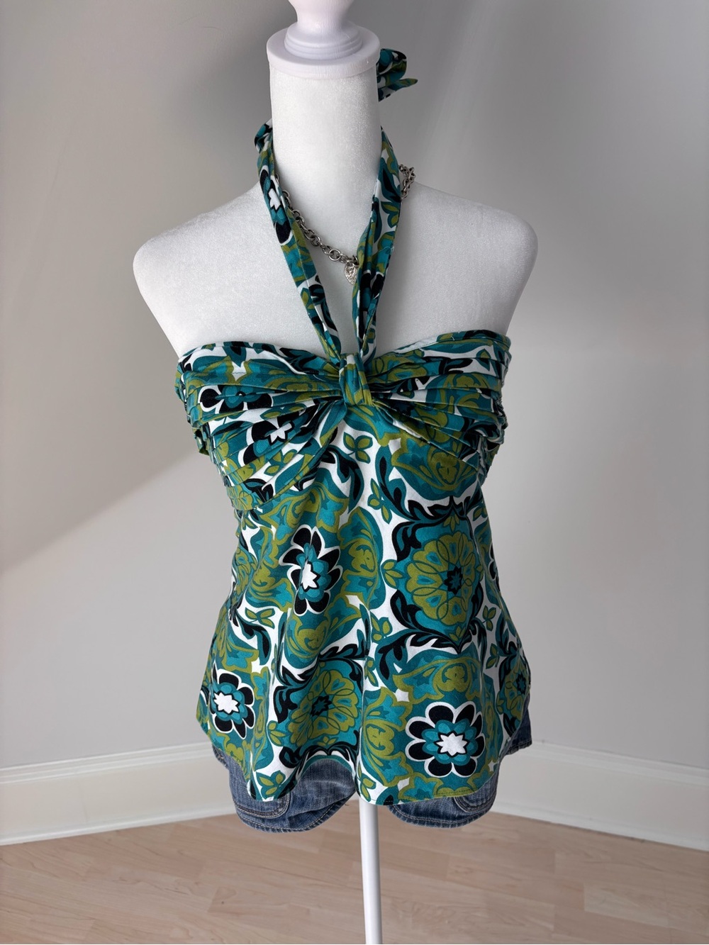 Vintage J Michaels Halter Top 💚